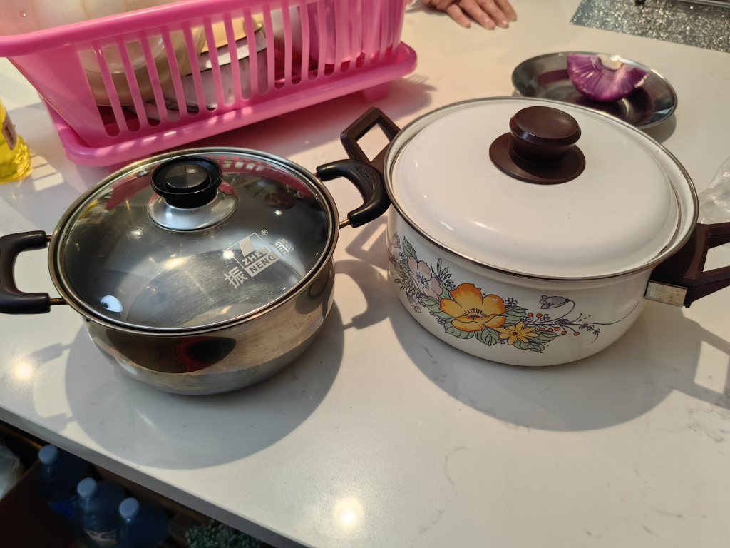 Very Good quality stainless steel pot and enamel pot＄15/each thumbnail