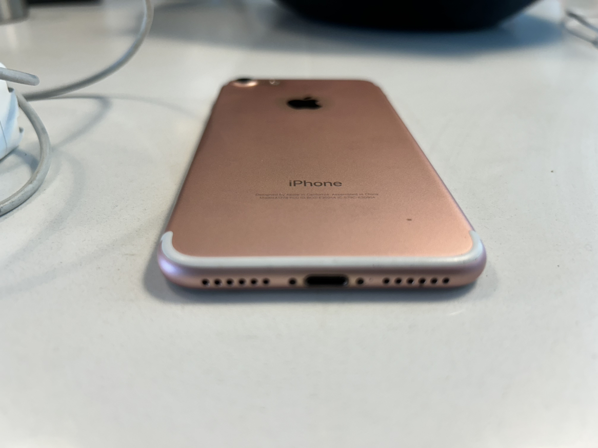 Apple iPhone 7 Rose Gold - photo 4