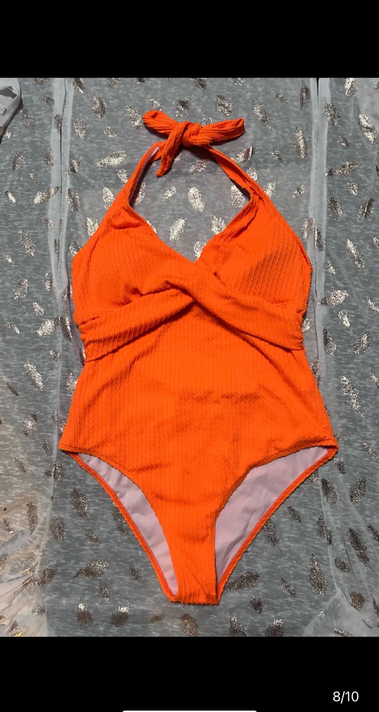 Maternity Dresses and bathing suits image indicator(8)