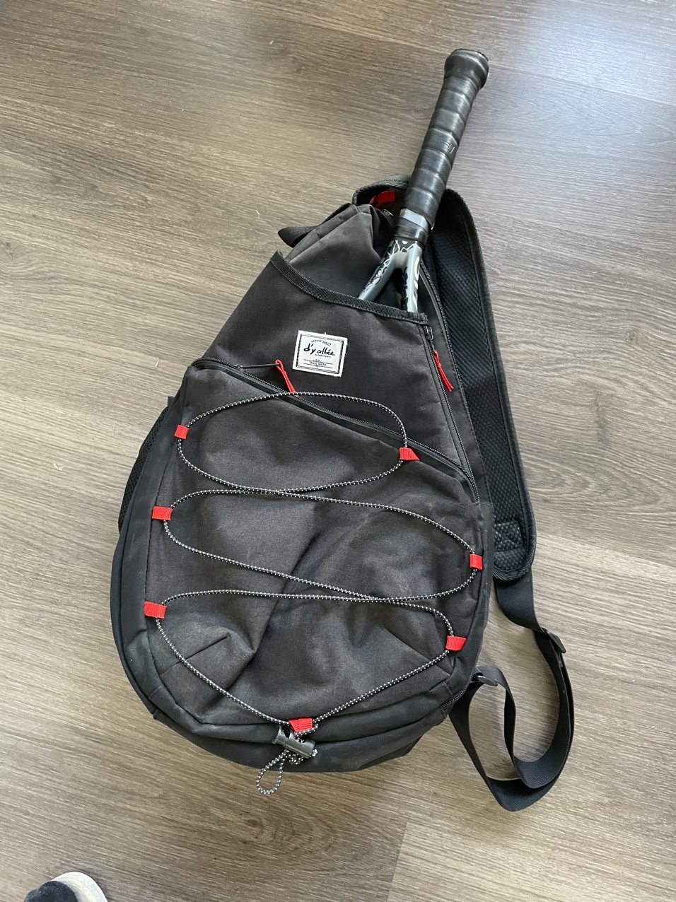 Tennis slingbag thumbnail