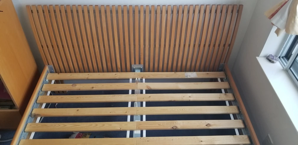 Queen bed frame, IKEA - photo 2