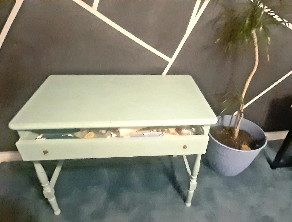 Table with chair,mirror - photo 4