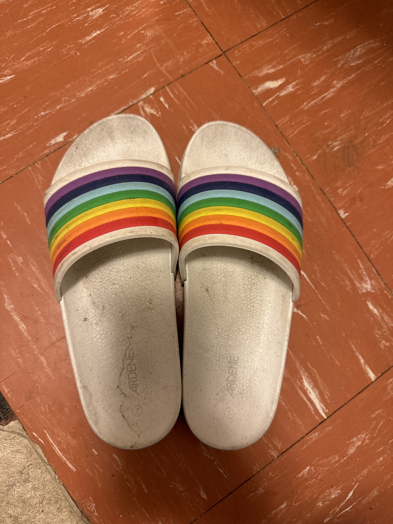 Slippers size 7 thumbnail
