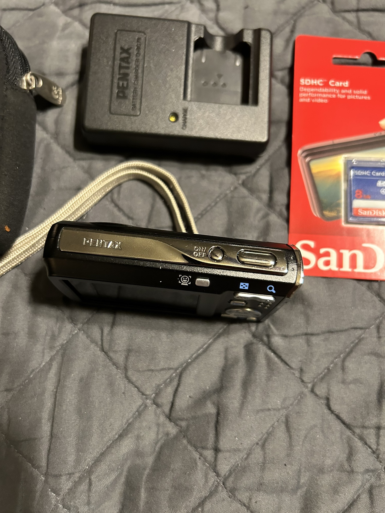 Pentax Optio M60 Digital Camera 10.0MP Black with NEW SD Card image indicator(2)