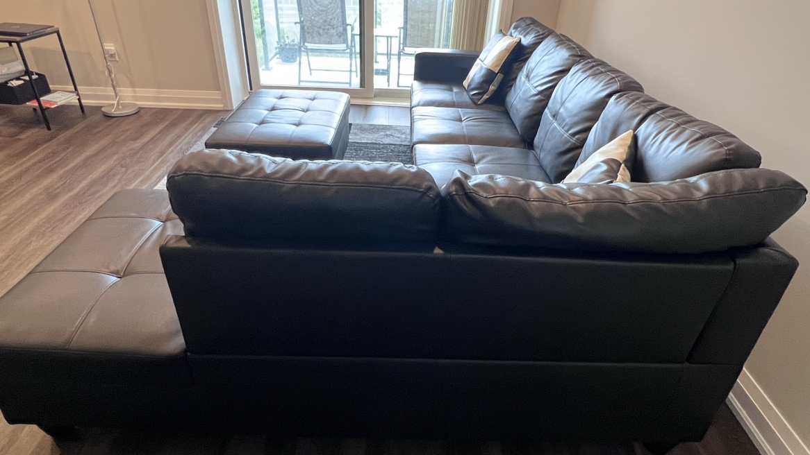 One week only: 3-piece Faux Leather sofa with ottoman - photo 4