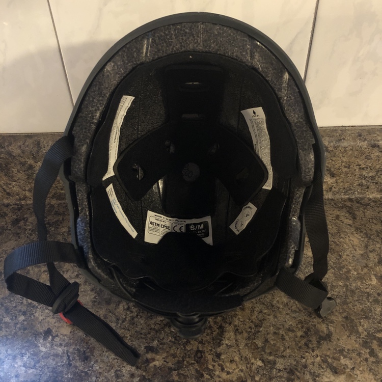 #freecycle bicycle 🚴 helmet size S 🧡❤️🧡 image indicator(9)