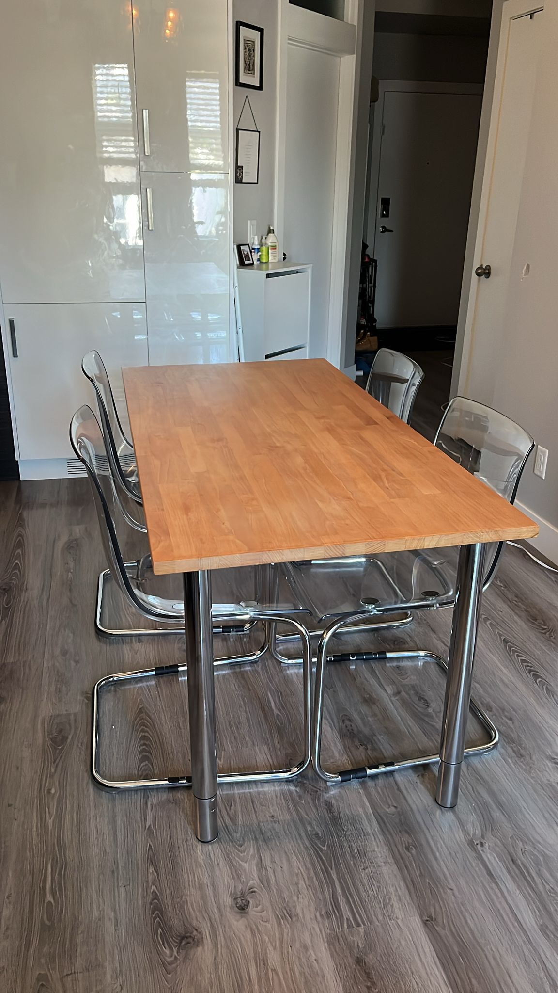Solid wood table with adjustable legs - photo 2