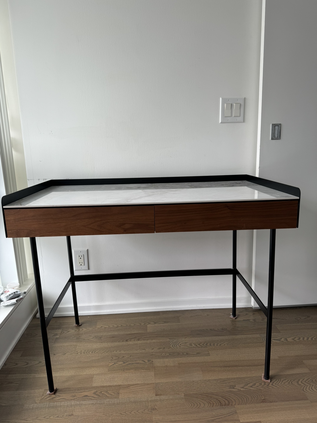 Desk + chair