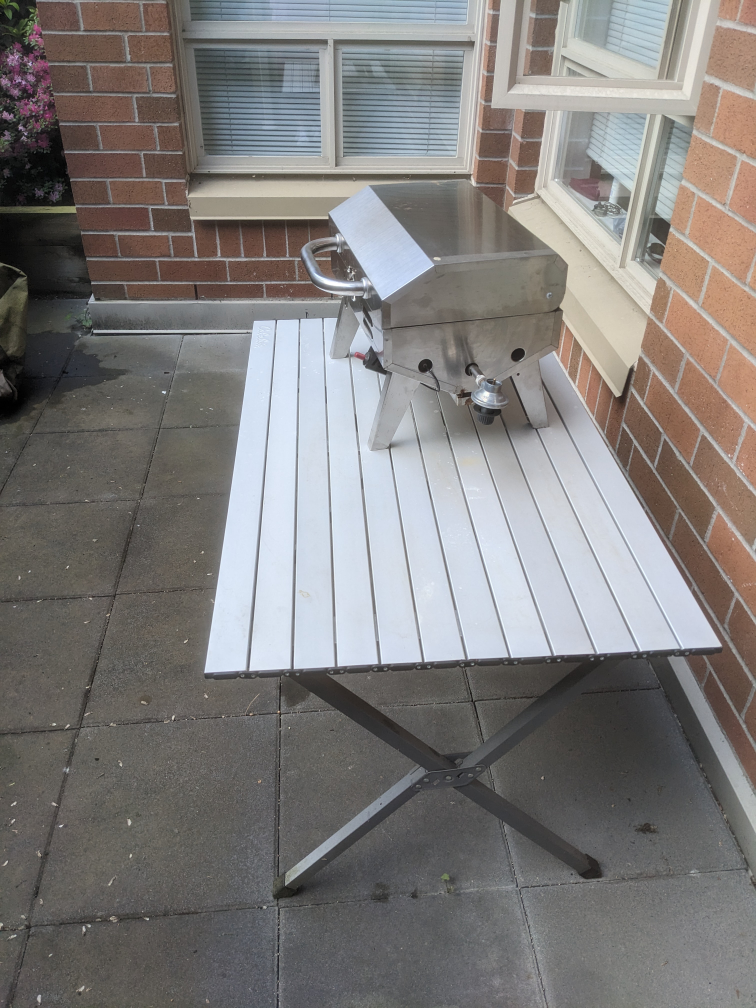 table and bbq - photo 3