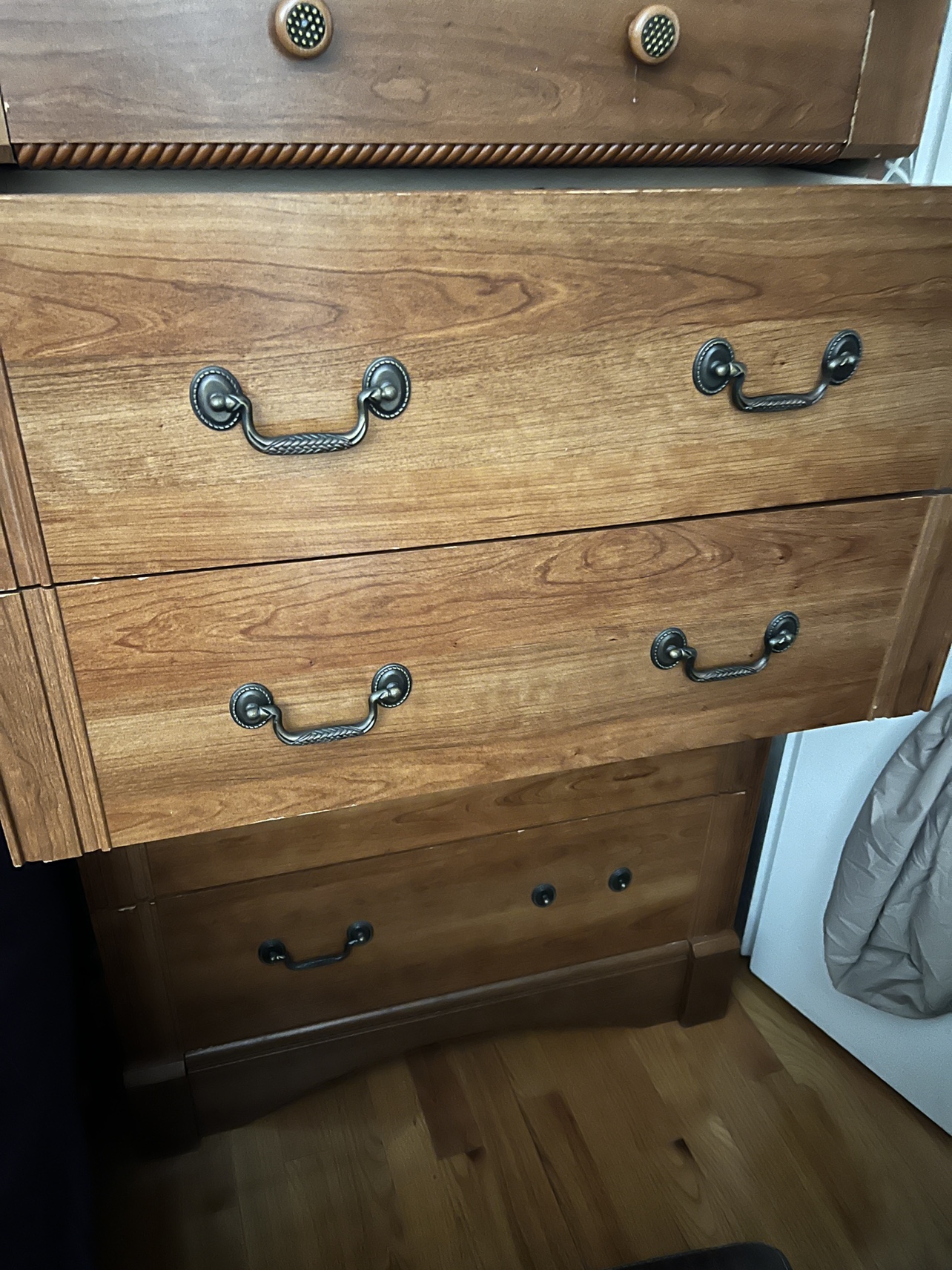 Dresser - photo 2