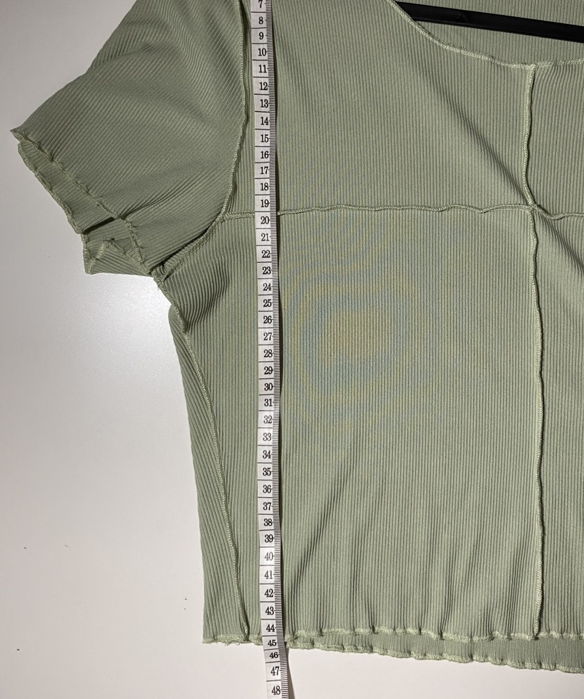 ‼️PRICE NEGOTIABLE‼️Visible / exposed seams sage green shirt image indicator(5)