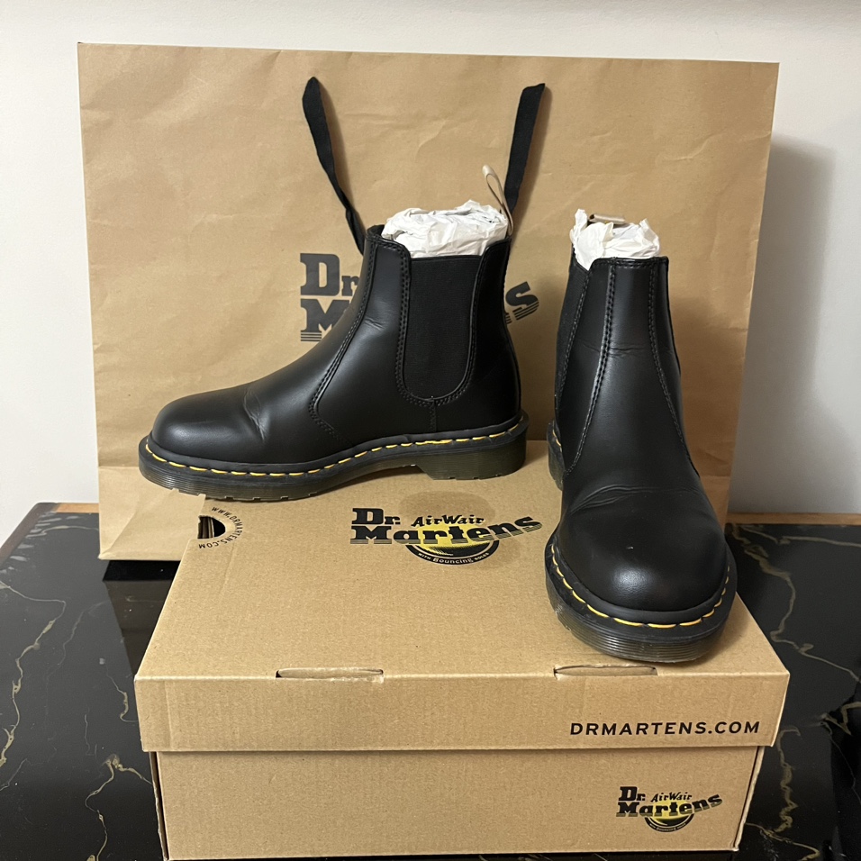 Vegan Dr.Martens Chelsea Boots / US Women’s 7 image indicator(8)