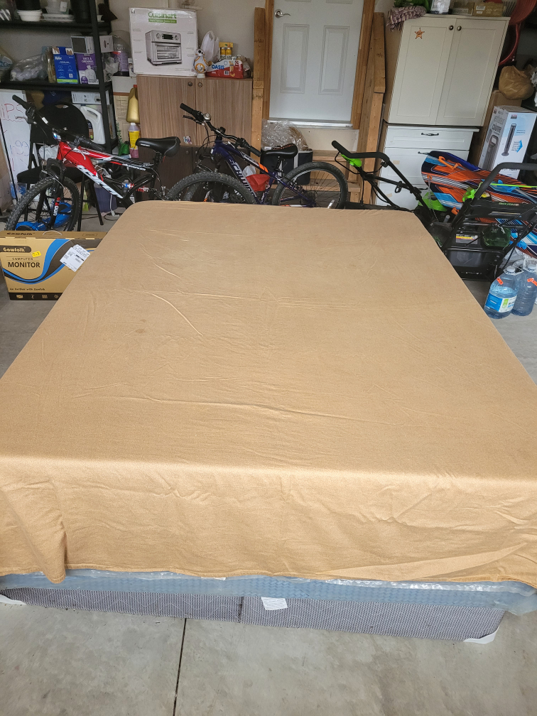 queen-size mattress and 2 boxes to raise it - photo 3