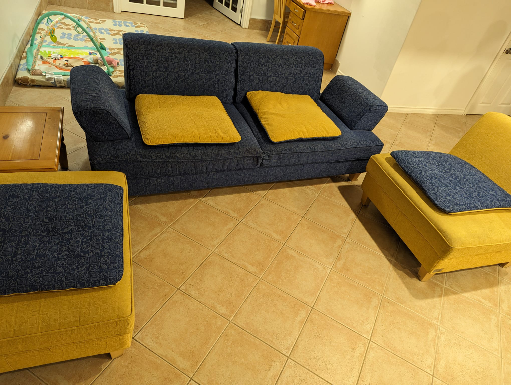 5 seated sofa - photo 3