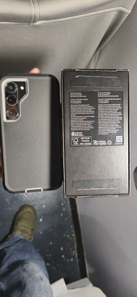 S23 like new in box  still eligible for samung care - photo 3
