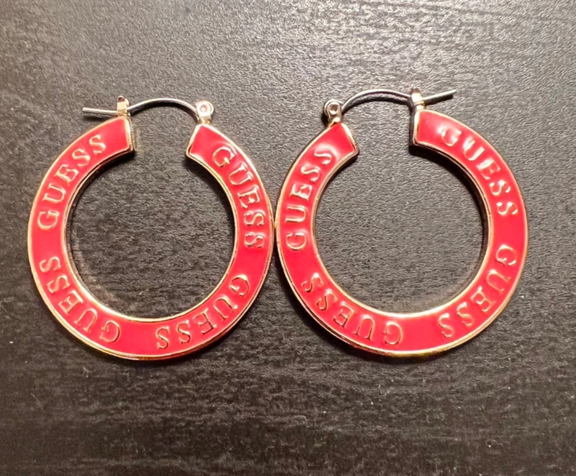 Guess earring and necklace thumbnail