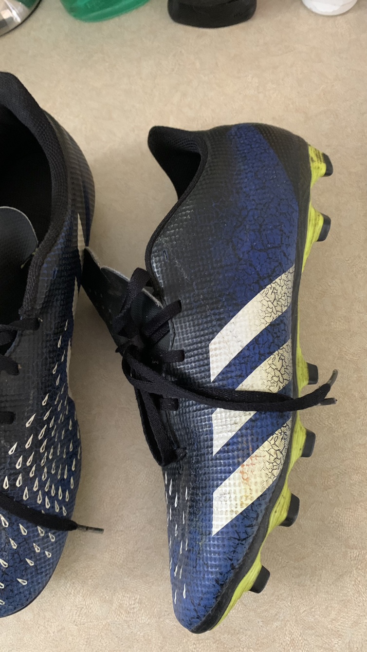 Soccer shoe said 9.5
