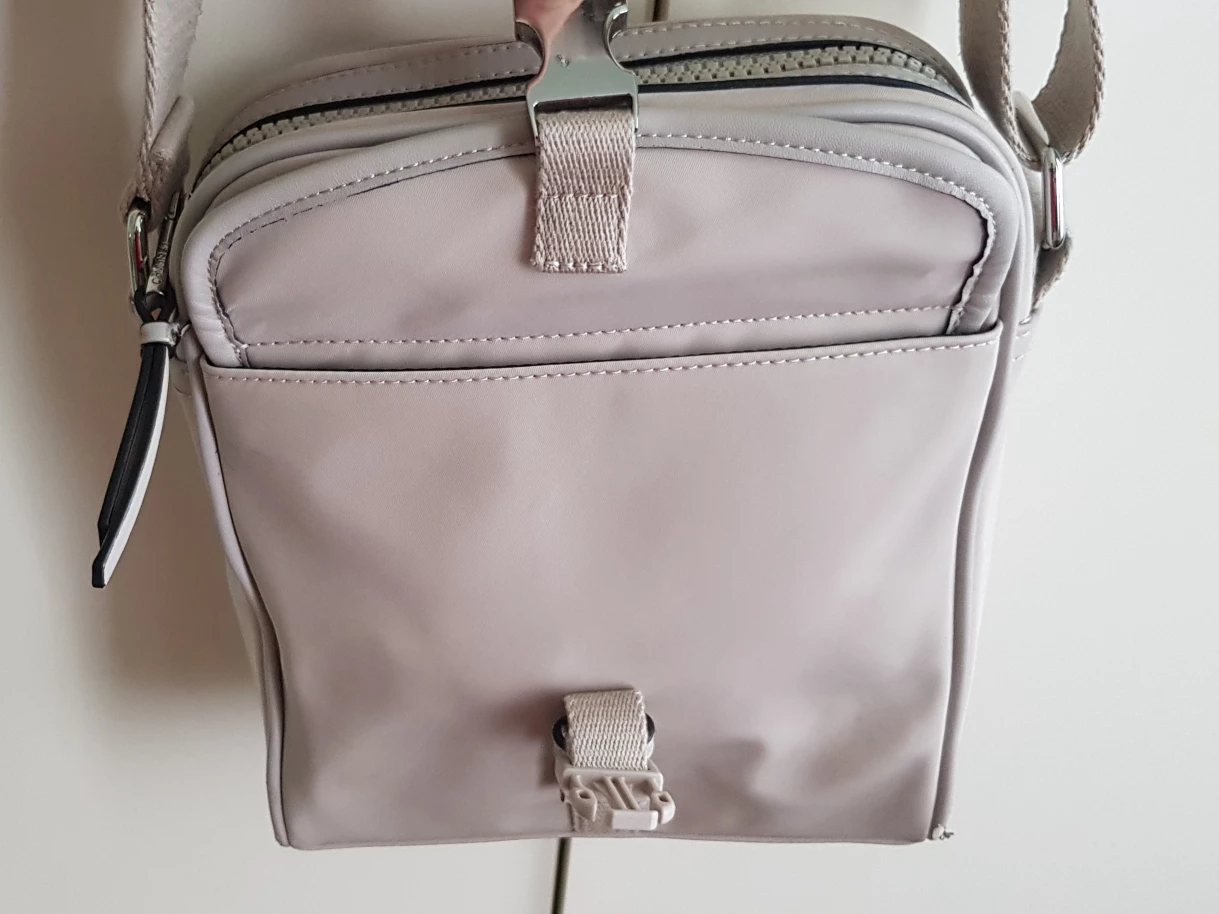 Calvin Klein Shoulder Bag image indicator(3)
