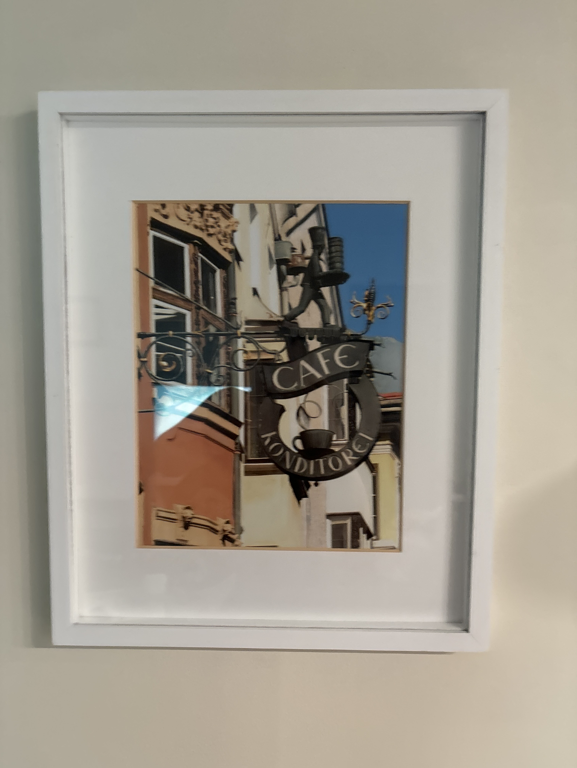 Three white photo frames - photo 2