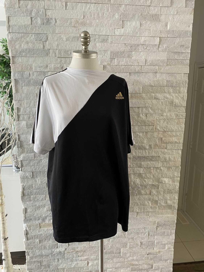 ADIDAS - Size Large image indicator(2)