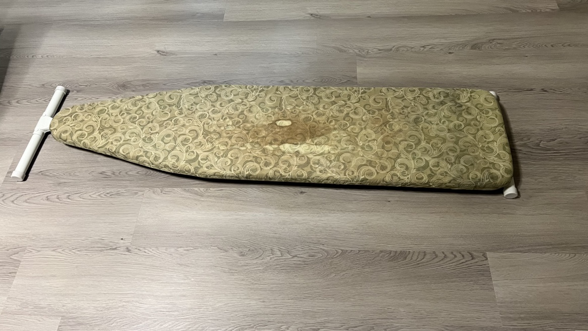 Iron and ironing board - photo 4