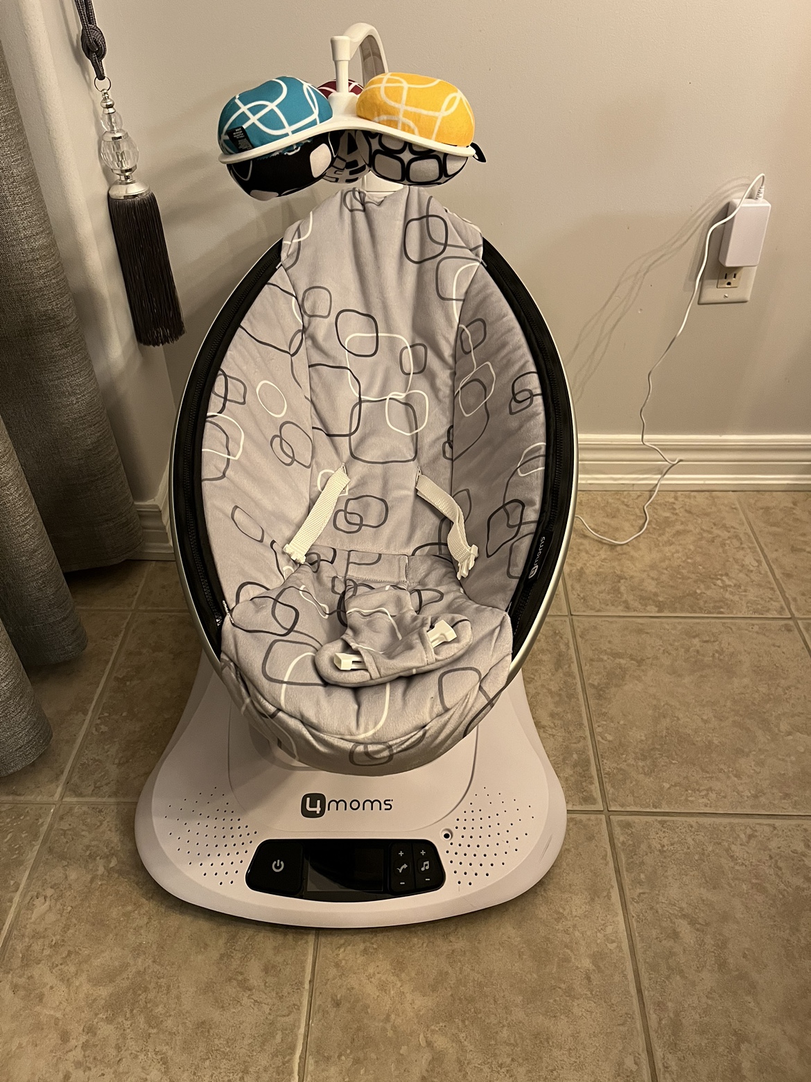 4moms MamaRoo - slightly used with big savings - photo 2