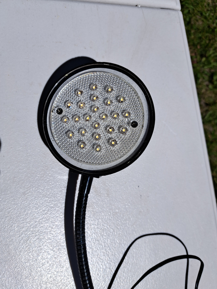 Clip on light - photo 2