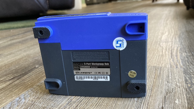 Linksys EFAH05W EtherFast 10/100 5-Port Workgroup Hub image indicator(4)