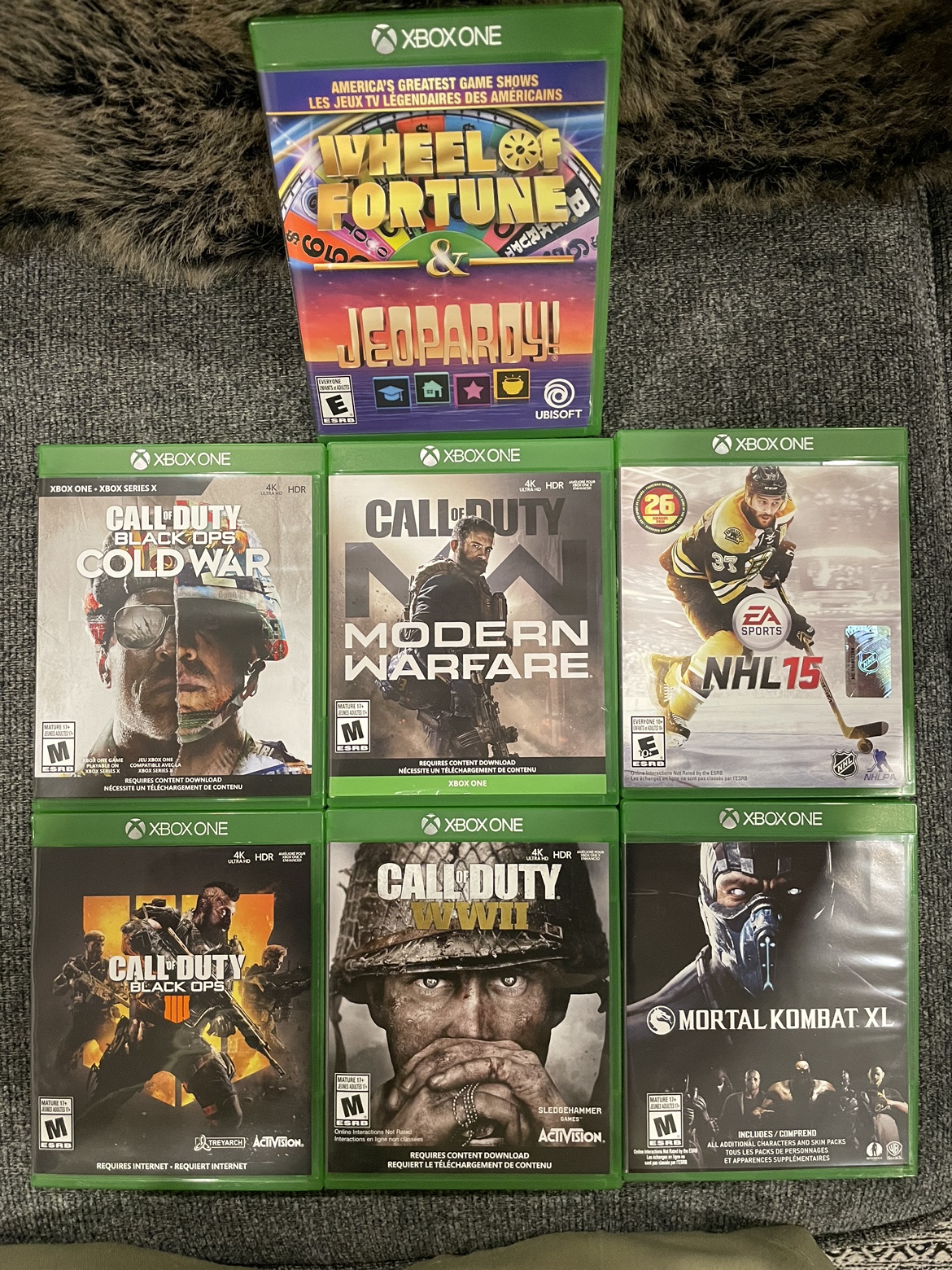 Xbox One S 500GB, 2 controllers.charging dock,7 games. - photo 3