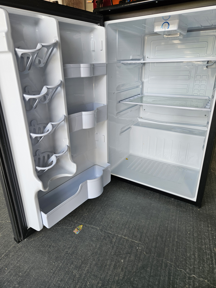 mini fridge  - danby - photo 3