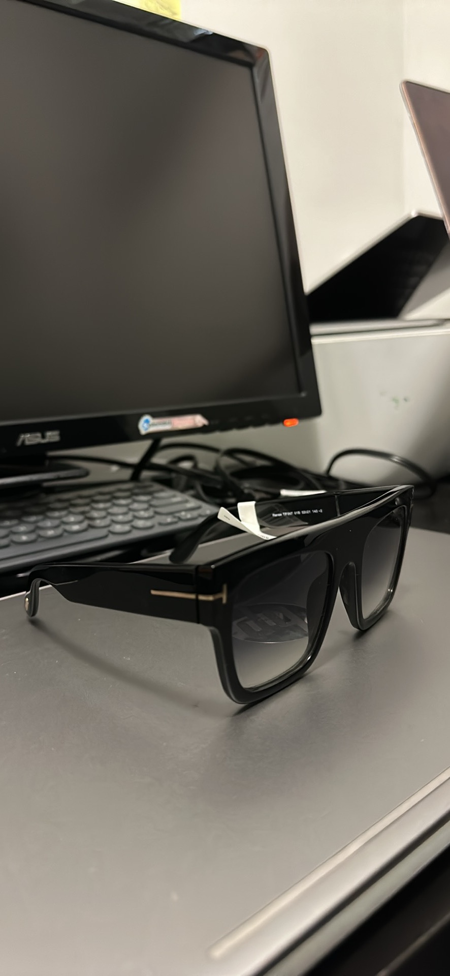 Tom Ford Black Sun Shades - photo 4