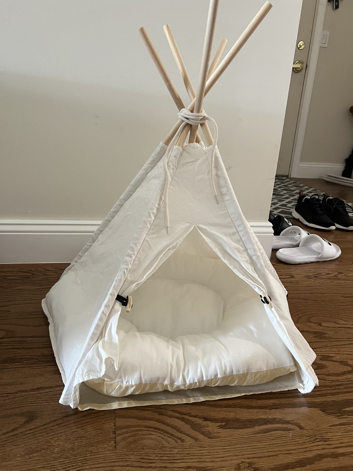 Pet bedding, barely used