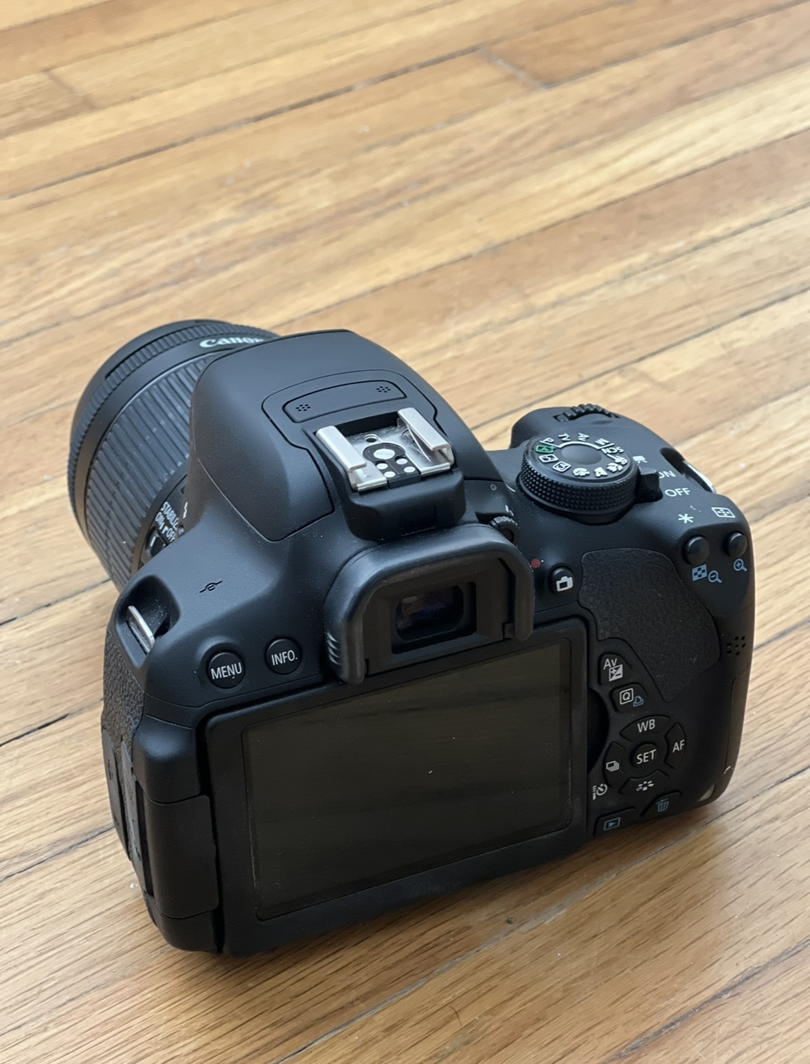 Canon rebel t5i digital SLR camera + 18-55mmm lens + more image indicator(2)