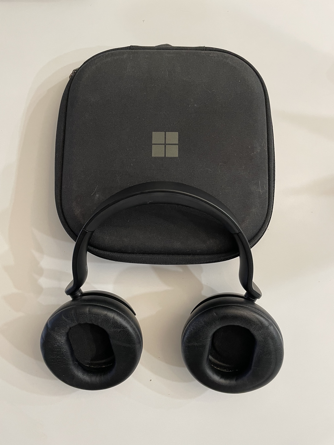 Microsoft Surface Headphones thumbnail