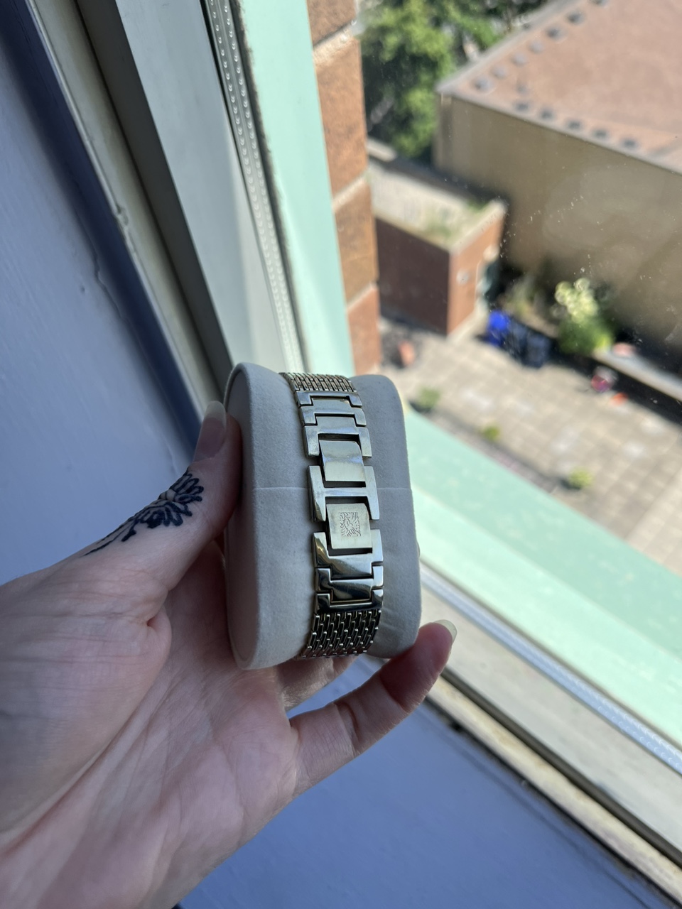 Anne Klein image indicator(3)