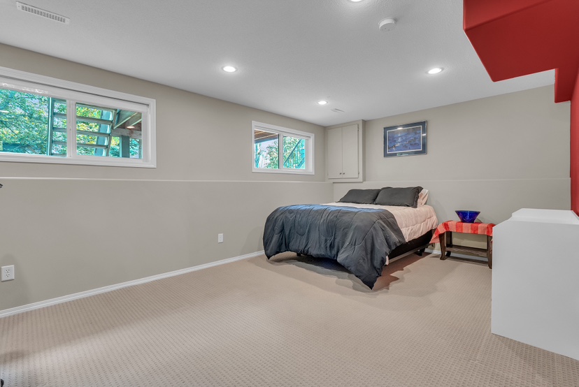 Queen bed - photo 2