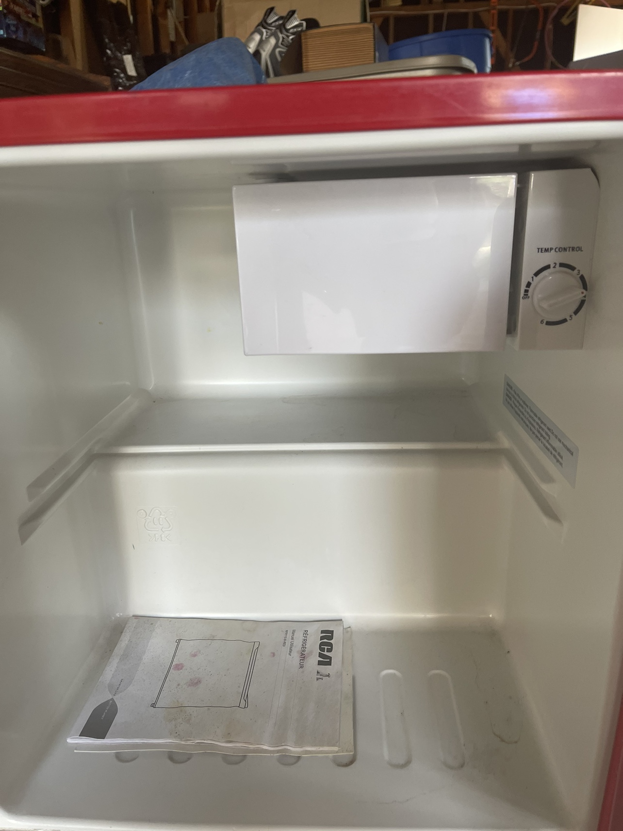 RCA Mini Fridge - photo 3