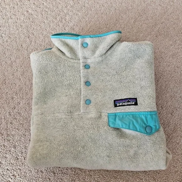 Patagonia Women's Lightweight Synchilla® Snap-T® Fleece Pullover image indicator(3)