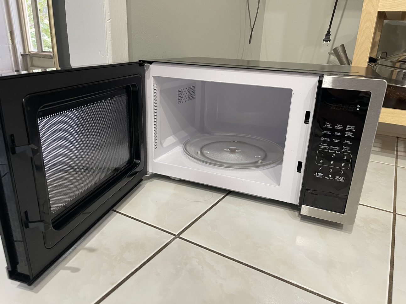 Microwave - photo 2