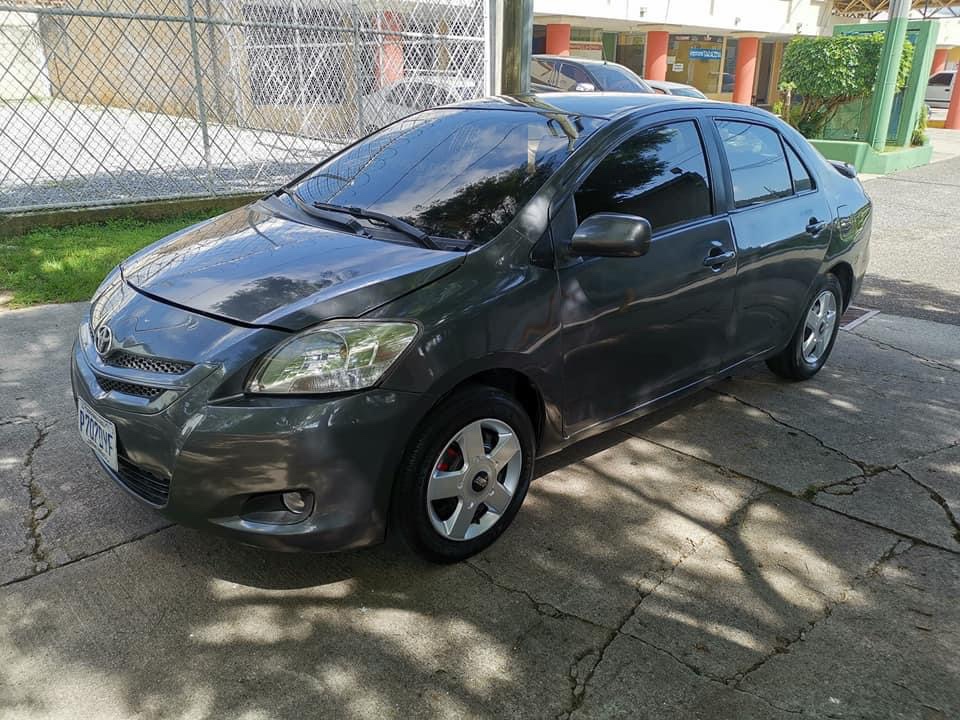 Toyoya yaris thumbnail