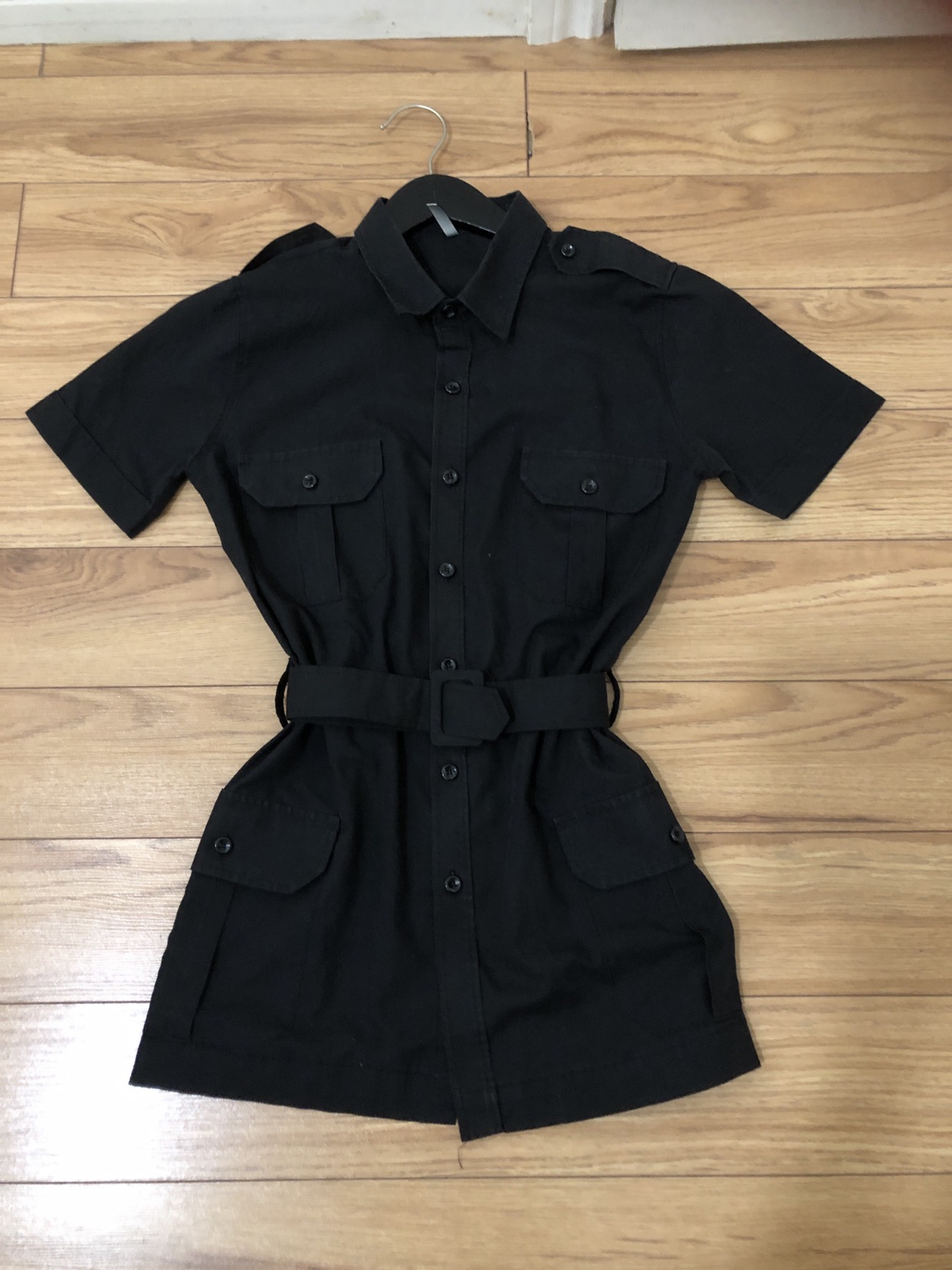 Shirt from Korea with 4 buttoned pockets image indicator(3)