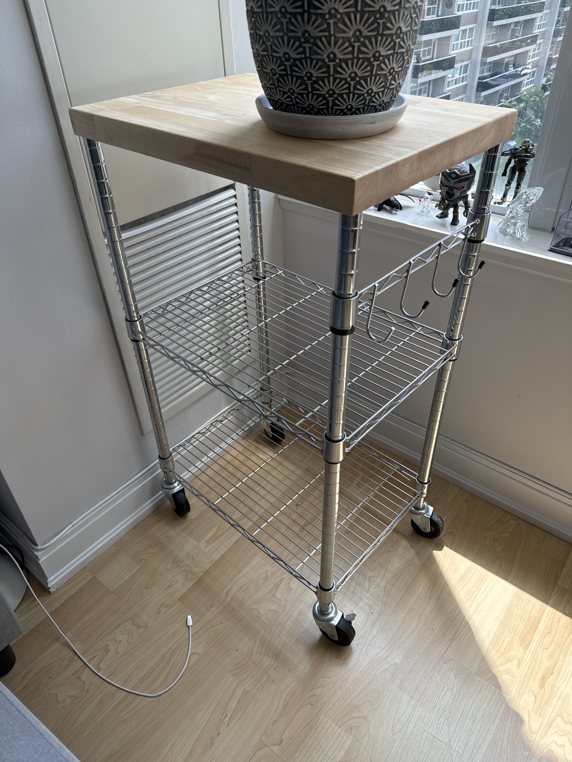Microwave Rack cart with wheels- Already assembled