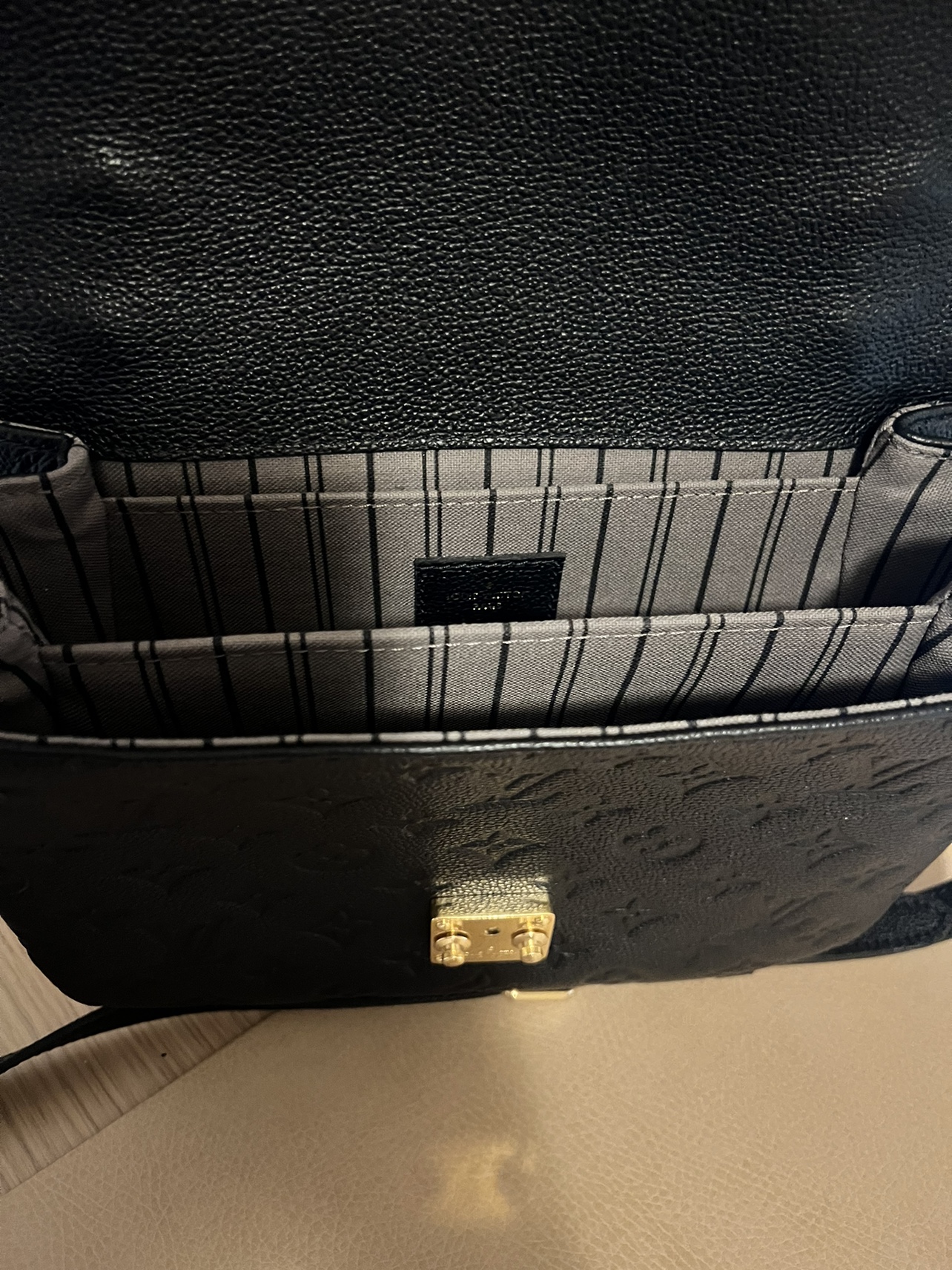 Louis Vuitton Pochette Métis Monogram Empreinte - photo 4