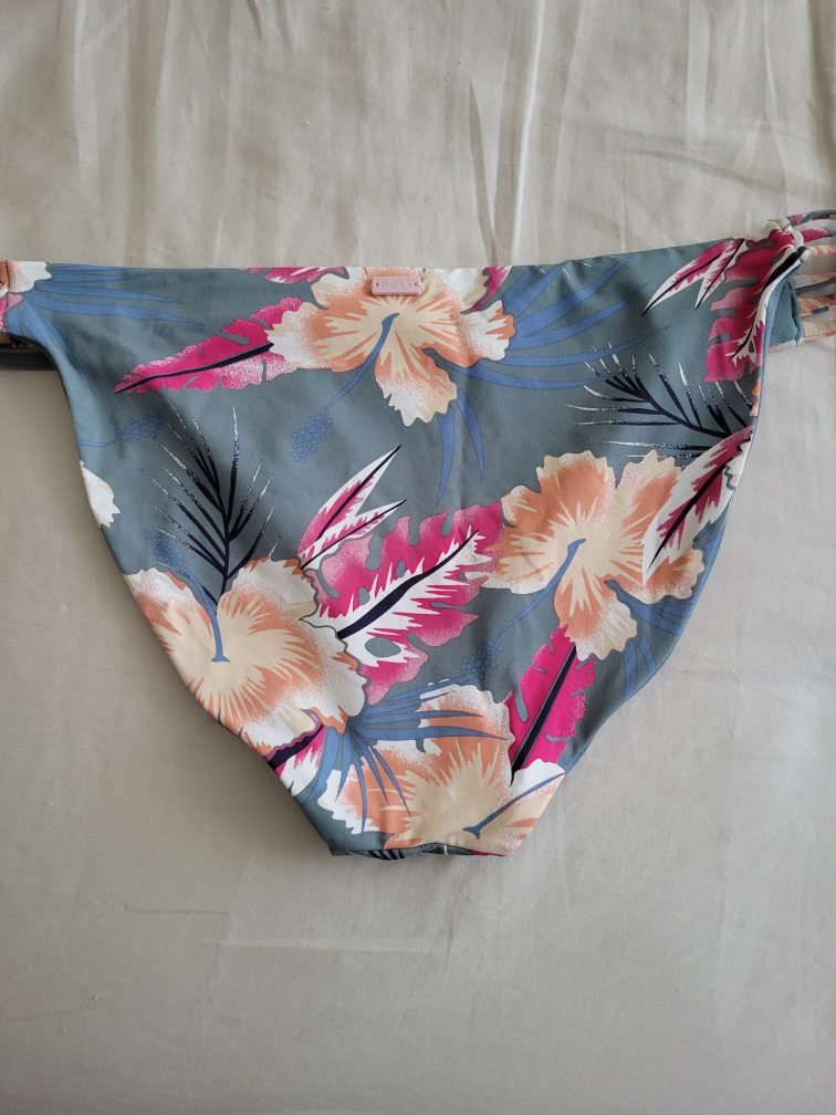 Roxy Bathingsuit Set (Small) image indicator(3)