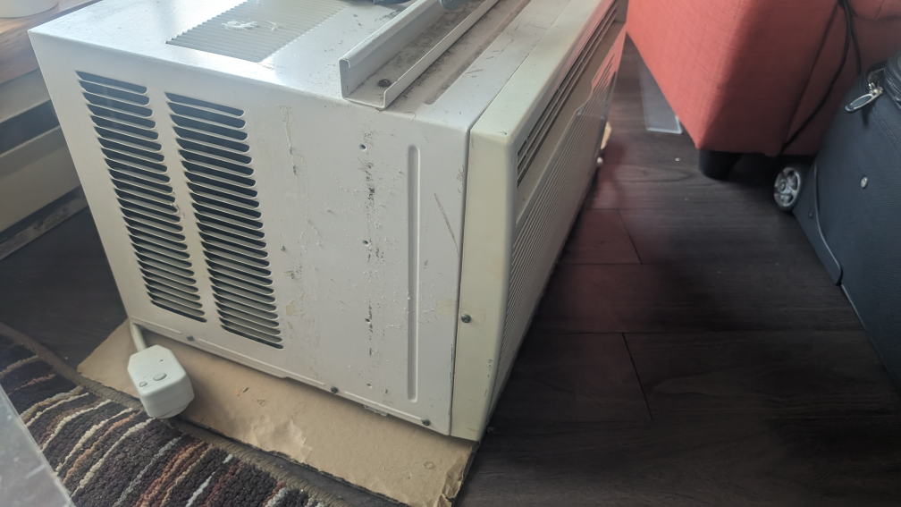 old horizontal window ac - photo 2