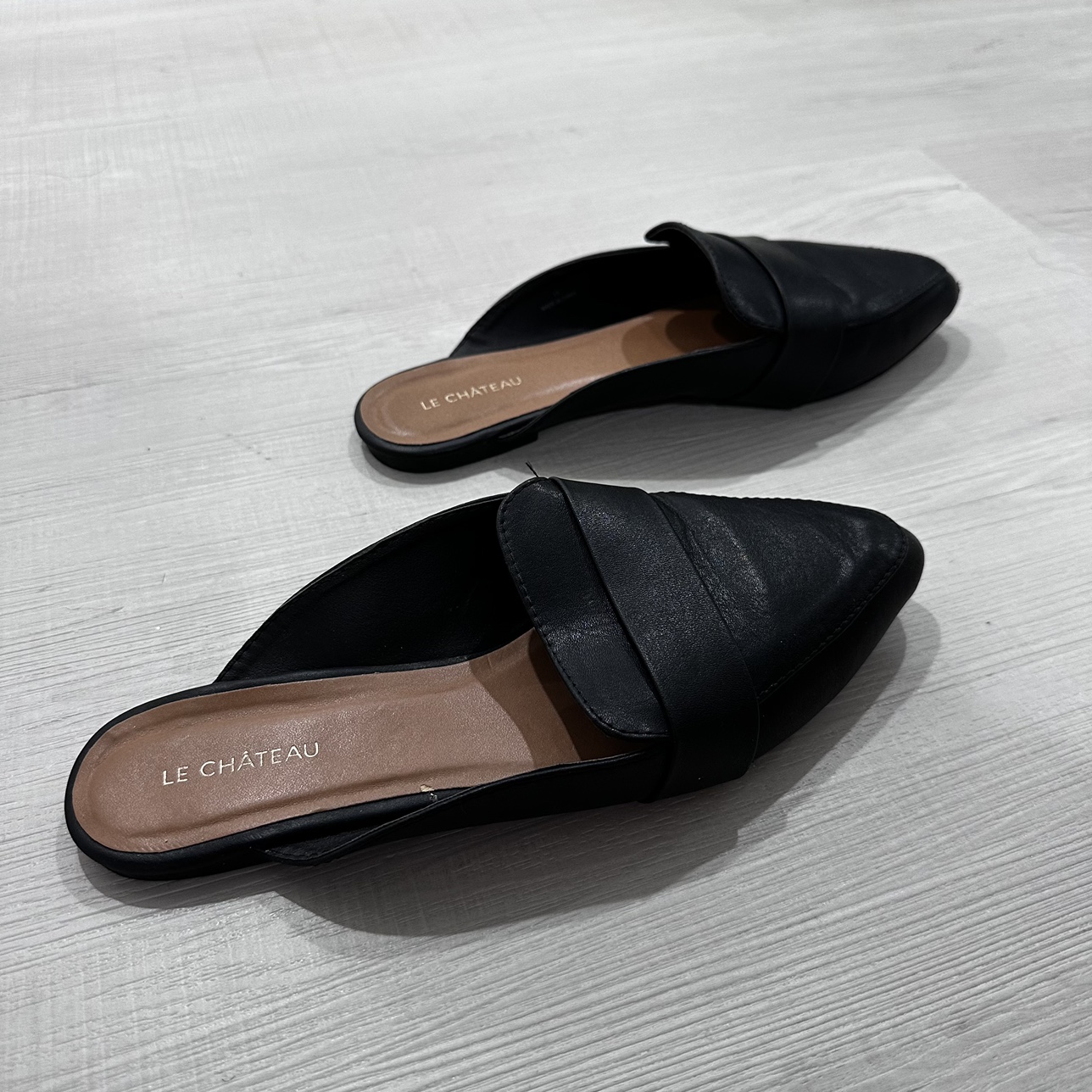 Le Chateau Black Mule Slippers image indicator(3)