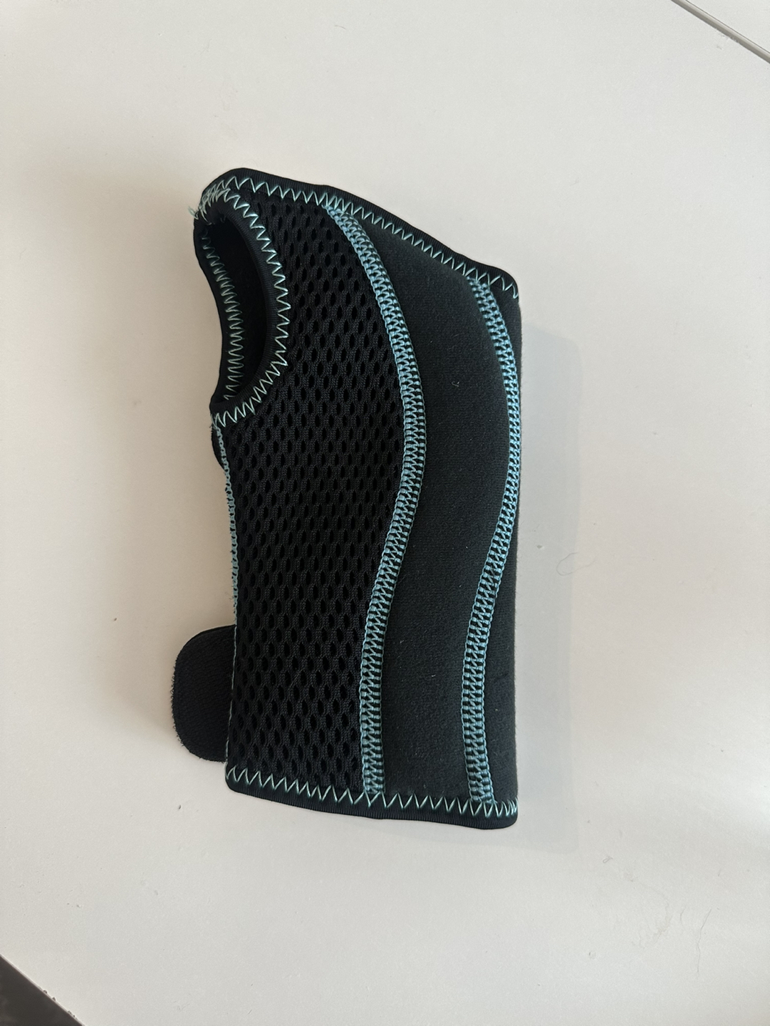 Right wrist brace (size L/XL) image indicator(3)