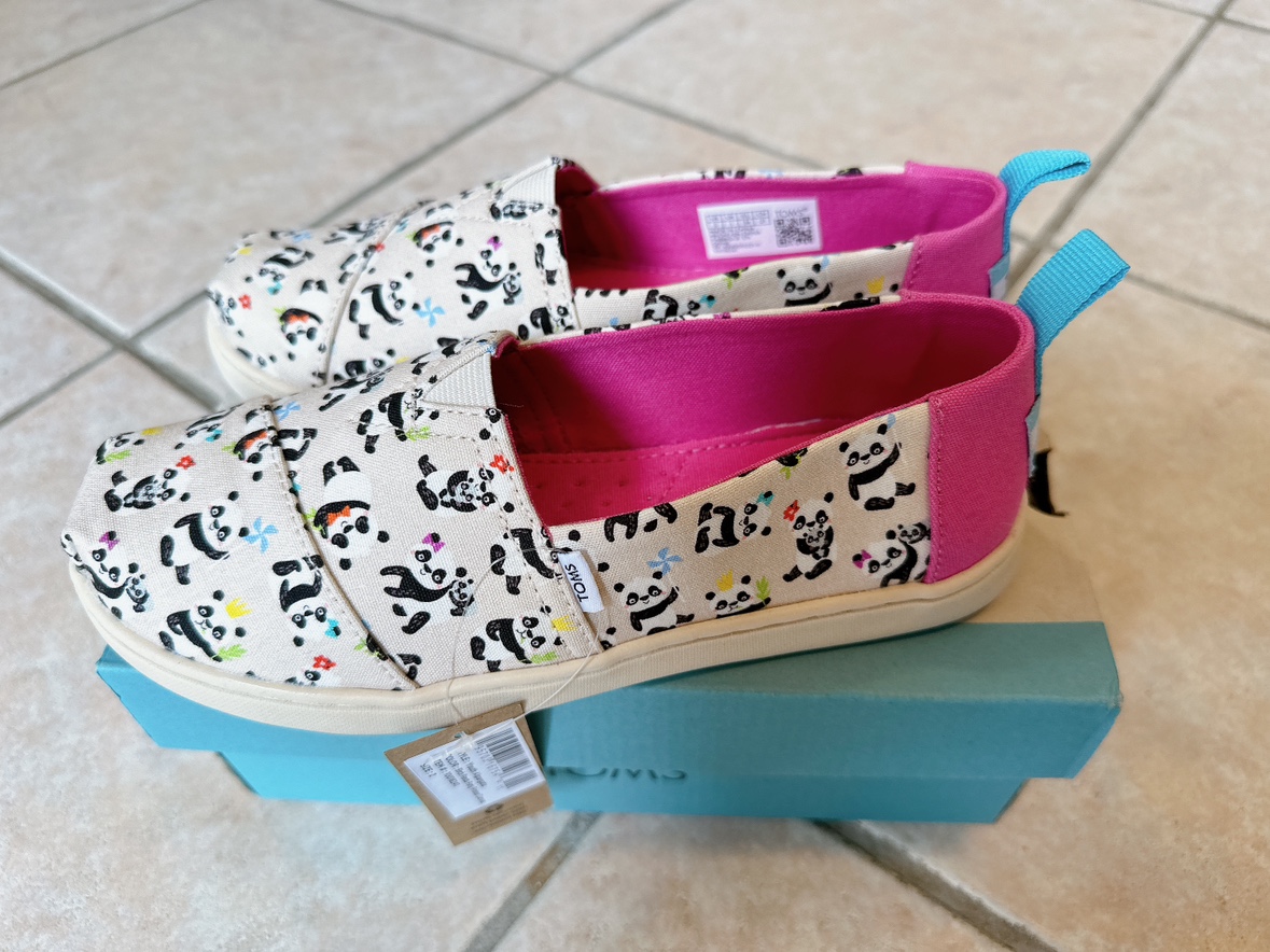 Brand new TOMS Youth sneakers US 2 - photo 2