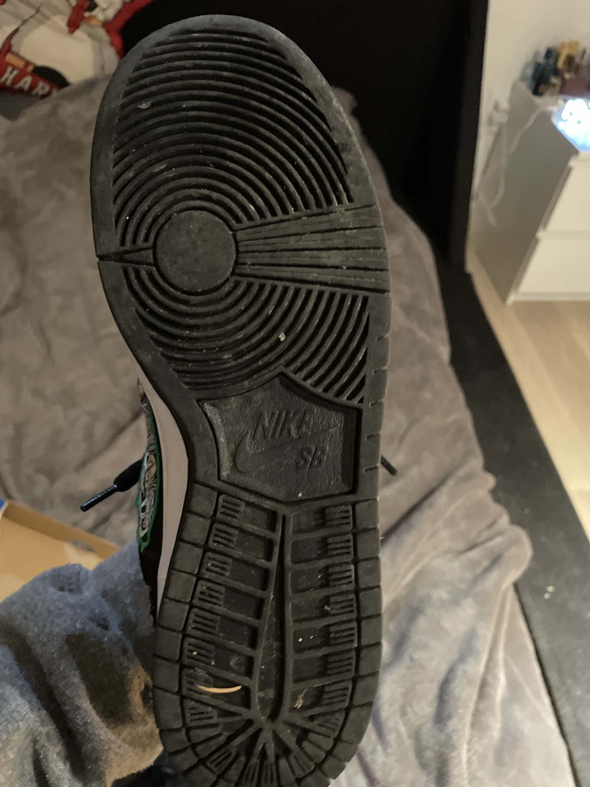 Nike sb dunk low neckface image indicator(4)