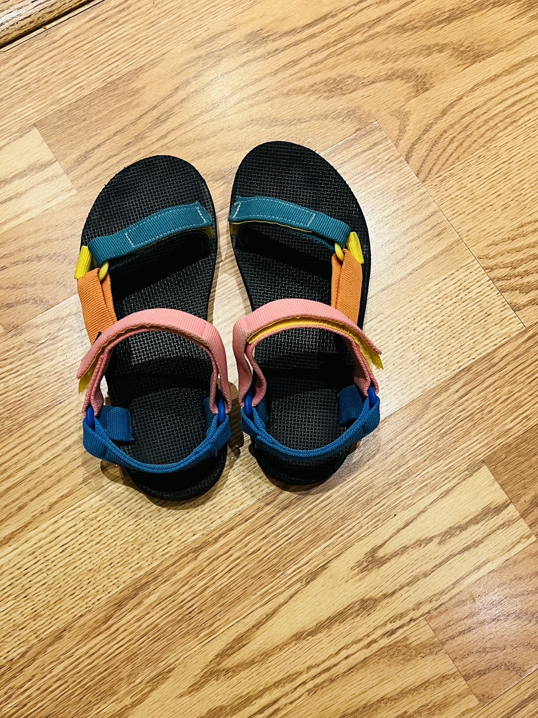 Women sandal size 6 thumbnail
